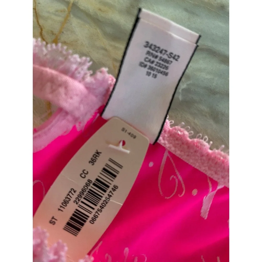 Victoria's Secret Bombshell Plunge Bra 34A and Thong Set Pink Lace Front Clasp